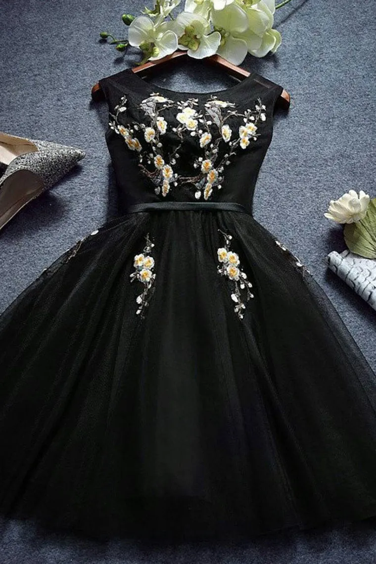 2024 Black Scoop A Line Tulle With Applique Homecoming Dresses