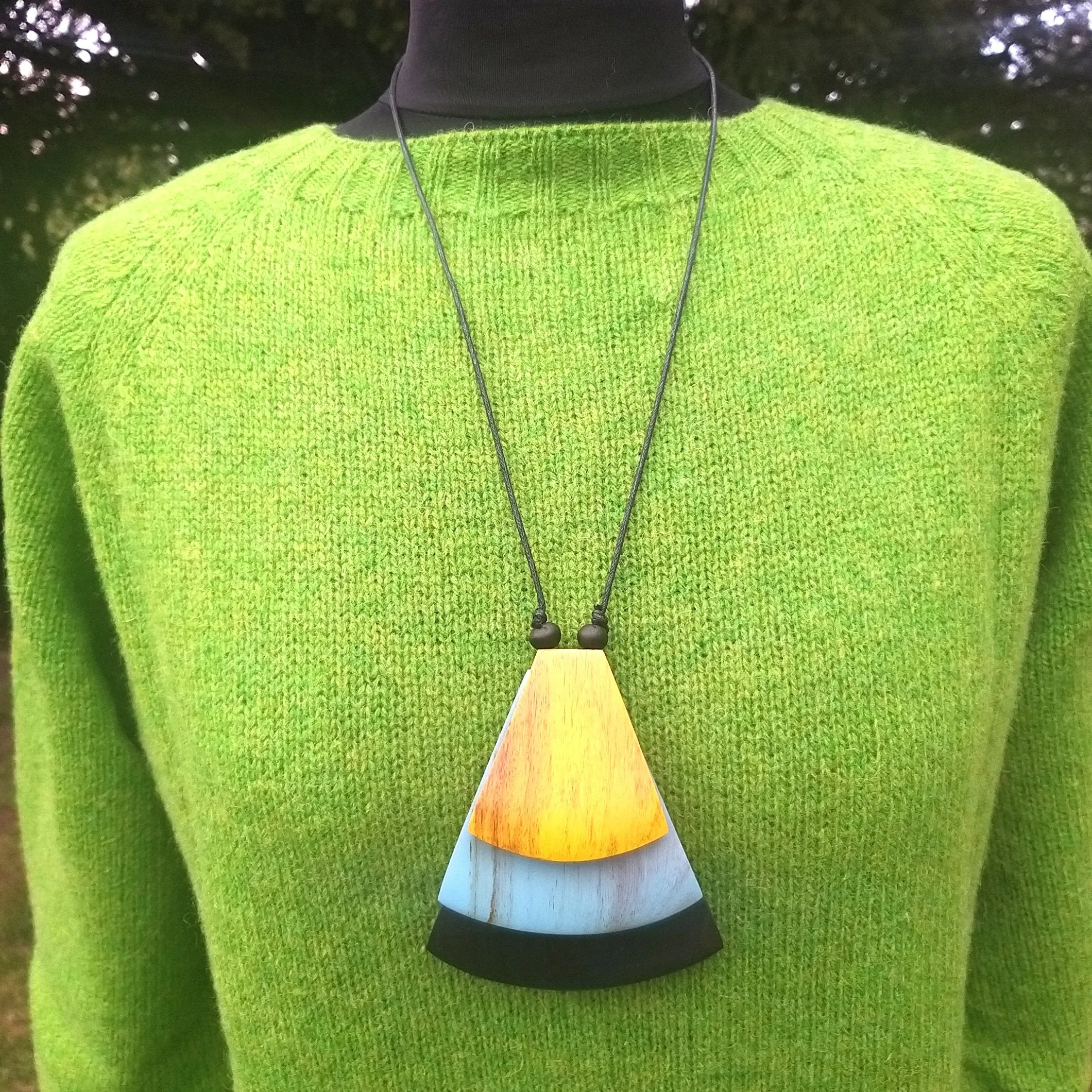 Stylish Tilly Over Lapped Fan Necklace